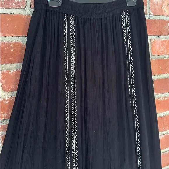 Super long embroidered maxi skirt - Picture 3 of 6